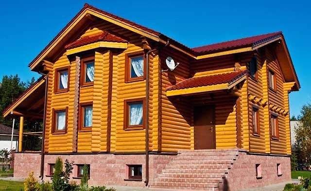 La casa di campagna residenziale in tronchi secchi 194 m2  