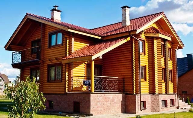 Una casa di campagna residenziale in legno cilindrato secco 194 m2