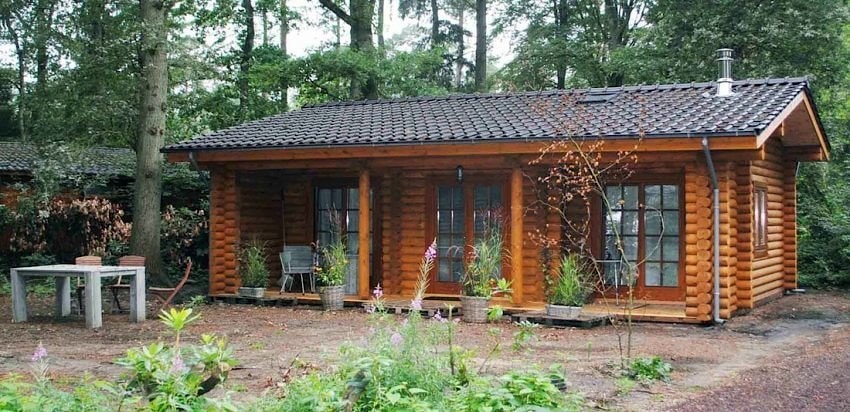 Casa di legno: le foto di costruzione di una piccola casa - Maarn, Paesi Bassi, Europa   