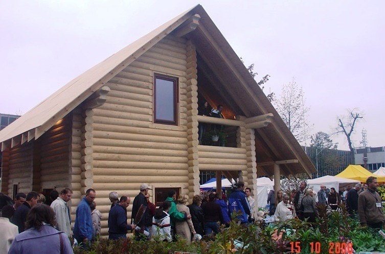 Montaggio di una casa in legno, durata 11 giorni, al prezzo basso - Cracovia, Polonia, Europa  